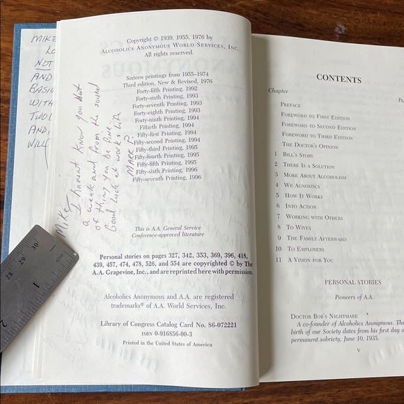 3 Alcoholics Anonymous Books published by A.A. World Services Inc. - Picture 9 of 15